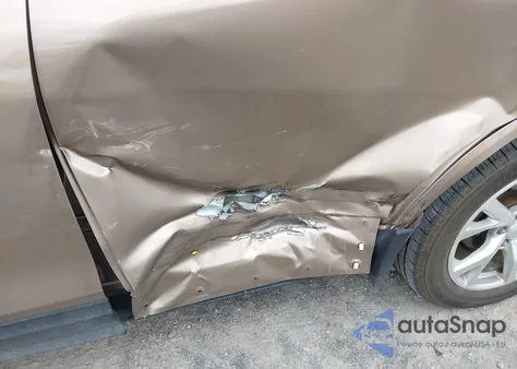 2018 Chevrolet Equinox Premier z USA, uszkodzony, nr VIN 3GNAXVEV3JL361557